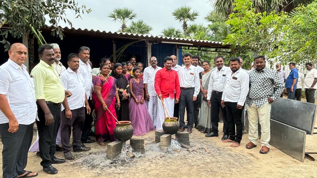 ஆறுமுகநேரி லைட் முதியோர் இல்லத்தில் சமத்துவ பொங்கல் விழா நடைபெற்றது ஆறுமுகநேரி லைட் முதியோர் இல்லத்தில் சமத்துவ பொங்கல் விழா நடைபெற்றது