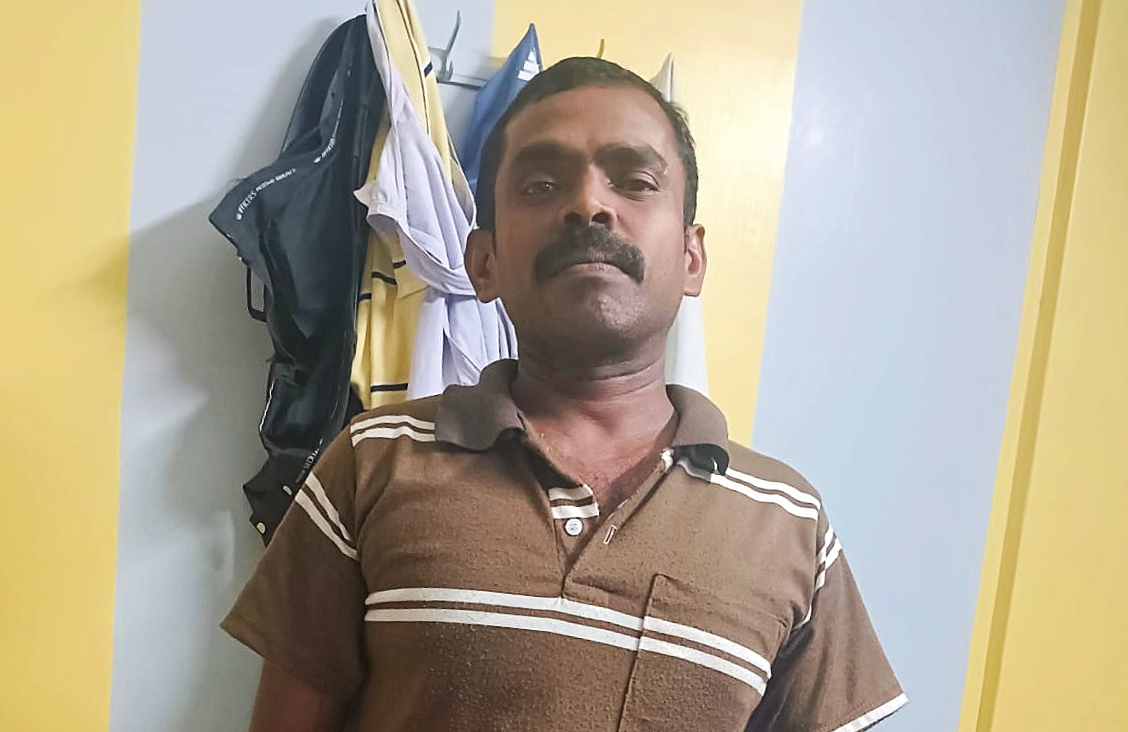 ஸ்ரீவைகுண்டம் அருகே காணாமல் போனவரை கண்டு பிடித்து மீட்ட தனிப்படை போலீசார் – குடும்பத்தினரிடம் ஒப்படைப்பு ஸ்ரீவைகுண்டம் அருகே காணாமல் போனவரை கண்டு பிடித்து மீட்ட தனிப்படை போலீசார் – குடும்பத்தினரிடம் ஒப்படைப்பு