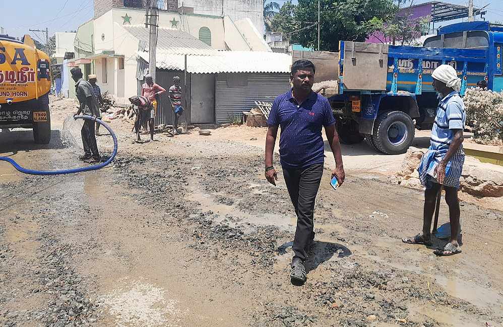 மாப்பிள்ளை யூரணியில் சாலைகள் அமைக்கும் பணி தீவிரம் – ஊராட்சி மன்ற தலைவர் சரவணக்குமார் ஆய்வு மாப்பிள்ளை யூரணியில் சாலைகள் அமைக்கும் பணி தீவிரம் – ஊராட்சி மன்ற தலைவர் சரவணக்குமார் ஆய்வு