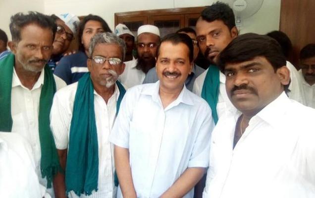 24-வது நாளாக தொடரும் தமிழக விவசாயிகள் போராட்டம்: டெல்லி முதல்வர் கேஜ்ரிவாலுடன் சந்திப்பு