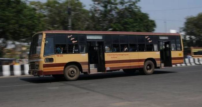 மாணவர்களால் தொந்தரவு ஏற்பட்டால்﻿ ﻿பேருந்தை காவல் நிலையத்துக்கு கொண்டுசெல்ல வேண்டும்﻿: ﻿போக்குவரத்து அதிகாரிகள் உத்தரவு