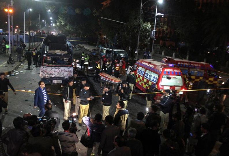பாகிஸ்தானில் குண்டு வெடிப்பு : 14 பேர் பலி