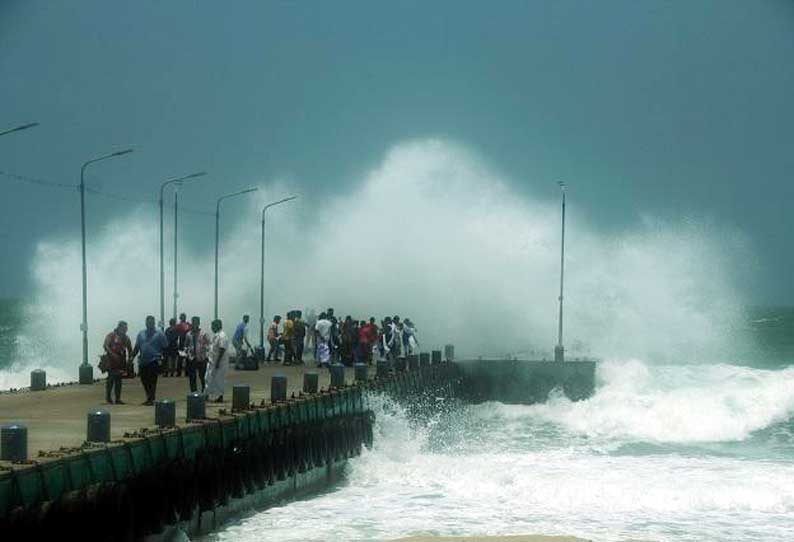 நெருங்கும் தாழ்வு பகுதி: சென்னைக்கு இன்று ‘ரெட் அலர்ட்’