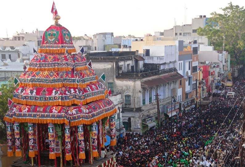 மதுரை சித்திரை திருவிழா தேரோட்டம் தொடக்கம்…! மாசி வீதிகளில் மக்கள் வெள்ளம்…!