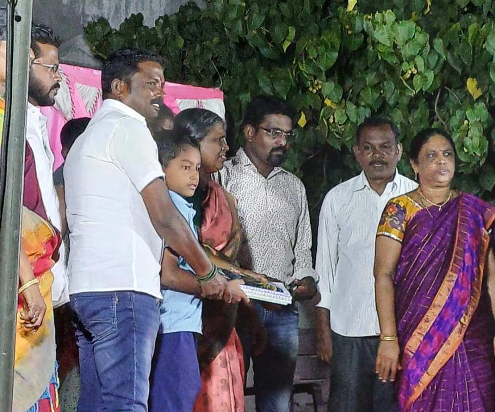நாட்டின் வளர்ச்சிக்கு முக்கிய பங்கு பெண்கள்- மகளிர் தின விழாவில் ஊராட்சி மன்ற தலைவர் சரவணக்குமார் பேசினார் நாட்டின் வளர்ச்சிக்கு முக்கிய பங்கு பெண்கள்- மகளிர் தின விழாவில் ஊராட்சி மன்ற தலைவர் சரவணக்குமார் பேசினார்