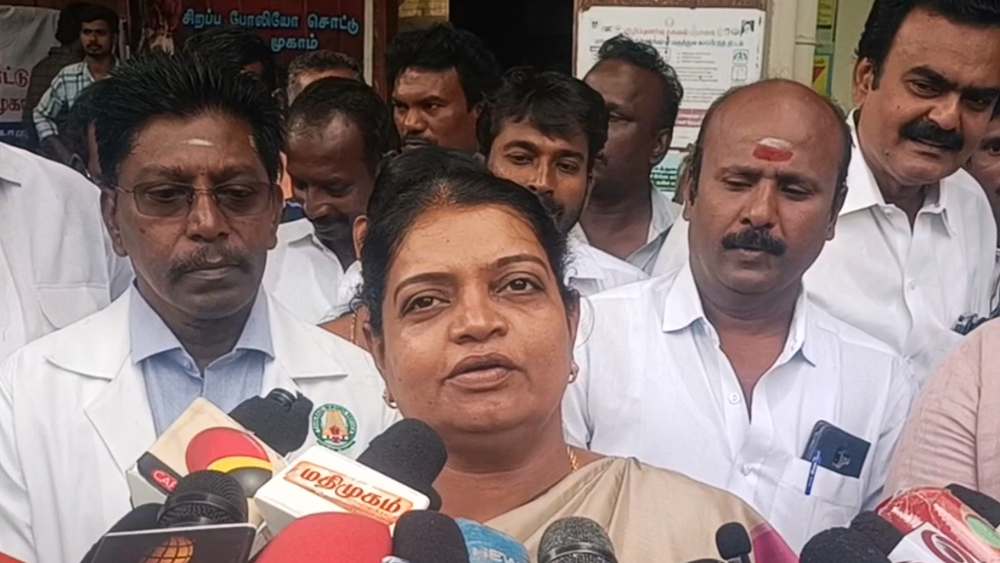 உண்மையா, பொய்யா என்று கூட தெரியாமல் வாய்க்கு வந்ததெல்லாம் பேசி வாயால் வடை சுட்டு வருகிறார் – அண்ணாமலை மீது கீதாஜீவன் பாய்ச்சல் உண்மையா, பொய்யா என்று கூட தெரியாமல் வாய்க்கு வந்ததெல்லாம் பேசி வாயால் வடை சுட்டு வருகிறார் – அண்ணாமலை மீது கீதாஜீவன் பாய்ச்சல்