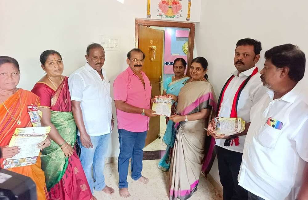 தூத்துக்குடி டூவிபுரத்தில் தின்னை பிரச்சாரம்- அமைச்சர் கீதாஜீவன் தொடங்கி வைத்தார் தூத்துக்குடி டூவிபுரத்தில் தின்னை பிரச்சாரம்- அமைச்சர் கீதாஜீவன் தொடங்கி வைத்தார்