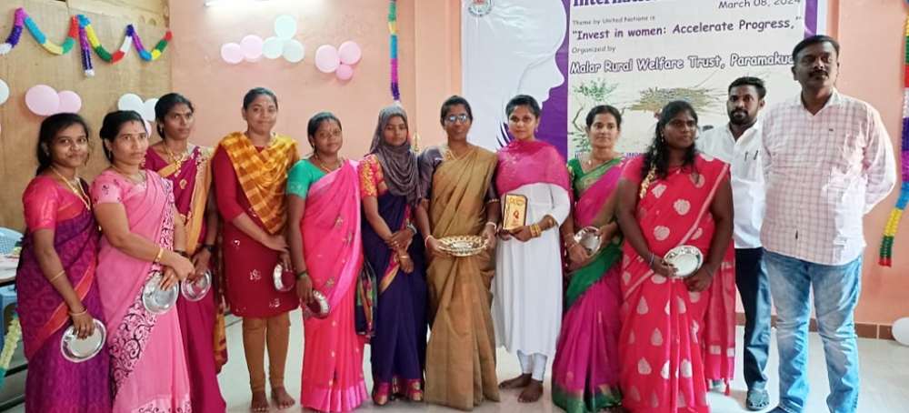 பரமக்குடியில் உலக மகளிர் தின விழா கொண்டாட்டம் பரமக்குடியில் உலக மகளிர் தின விழா கொண்டாட்டம்