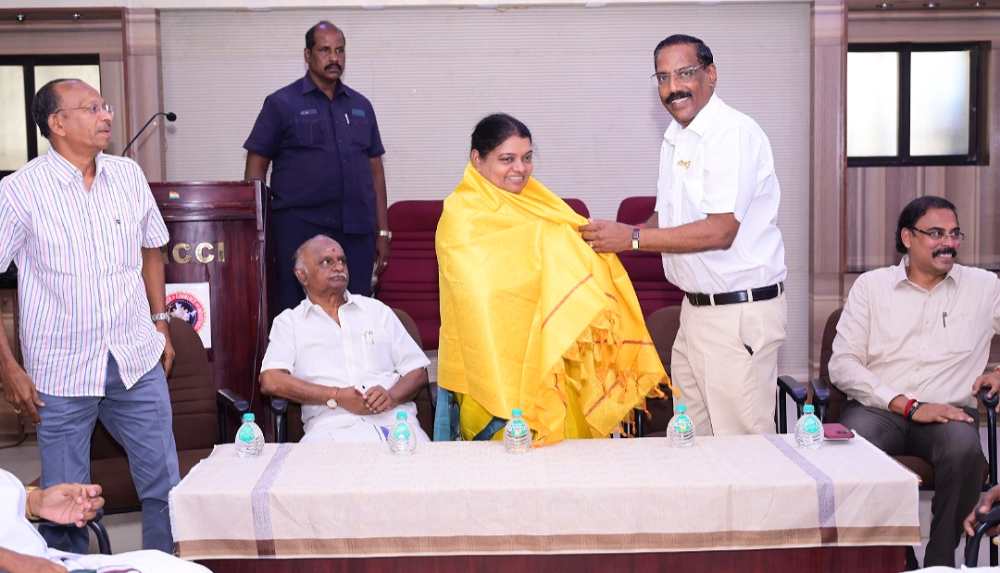 இந்தியா கூட்டணி ஆட்சி அமைந்தால் தென் தமிழகத்தில் தொழில்புரட்சி ஏற்படும் – அகில இந்திய வர்த்தக தொழிற்சங்கத்தில் கனிமொழிக்கு அமைச்சர் கீதாஜீவன் வாக்குகள் சேகரித்தார் இந்தியா கூட்டணி ஆட்சி அமைந்தால் தென் தமிழகத்தில் தொழில்புரட்சி ஏற்படும் – அகில இந்திய வர்த்தக தொழிற்சங்கத்தில் கனிமொழிக்கு அமைச்சர் கீதாஜீவன் வாக்குகள் சேகரித்தார்