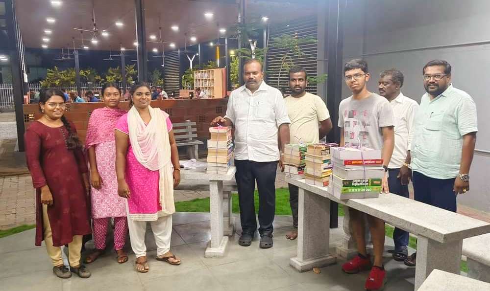 கோரிக்கை வைத்த மாணவிகள் உடனடியாக நிறைவேற்றிக் கொடுத்த மேயர் – பொதுமக்களுக்கு வேண்டுகோள்.! கோரிக்கை வைத்த மாணவிகள் உடனடியாக நிறைவேற்றிக் கொடுத்த மேயர் – பொதுமக்களுக்கு வேண்டுகோள்.!
