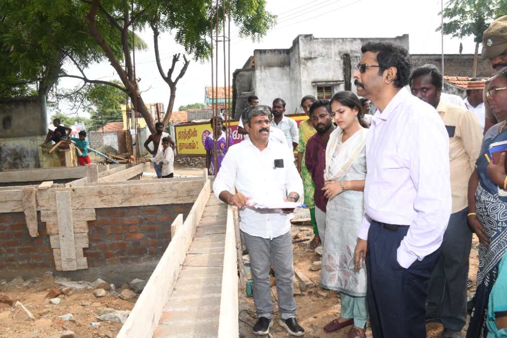 ரூ.12.70 இலட்சம் மதிப்பீட்டில் புதிதாக கட்டப்பட்டுவரும் நியாய விலைக் கடை கட்டுமானப் பணிகளை மாவட்ட ஆட்சியர் ஆய்வு செய்தார் ரூ.12.70 இலட்சம் மதிப்பீட்டில் புதிதாக கட்டப்பட்டுவரும் நியாய விலைக் கடை கட்டுமானப் பணிகளை மாவட்ட ஆட்சியர் ஆய்வு செய்தார்