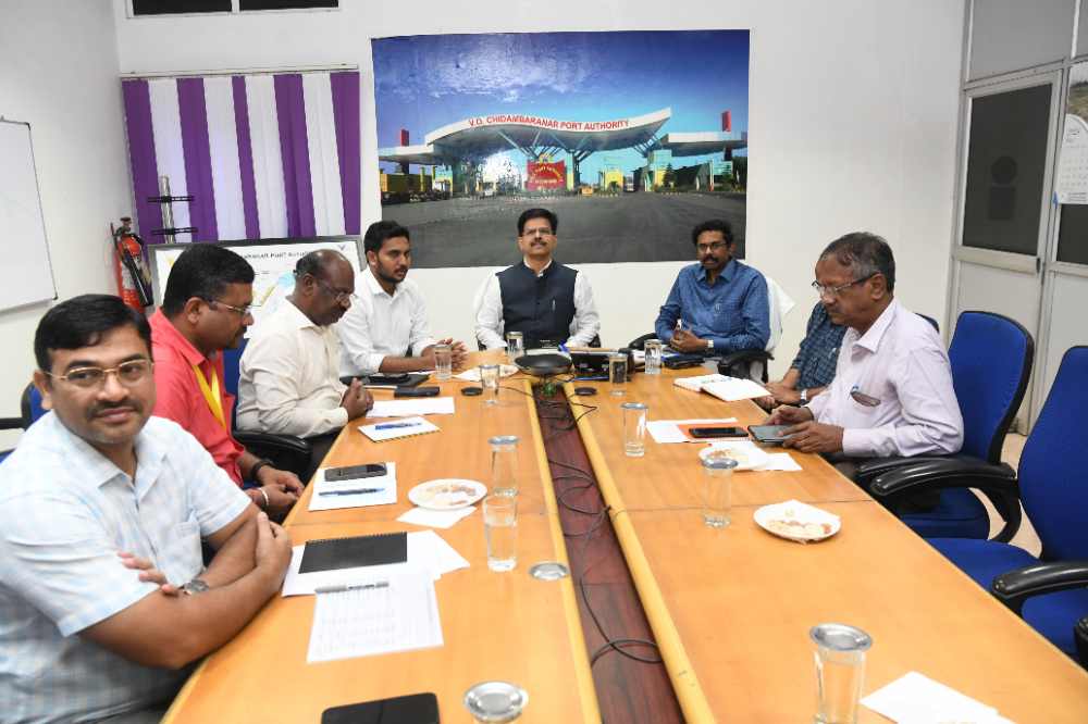 தூத்துக்குடி வ.உ. சிதம்பரனார் துறைமுக ஆணைய வளாகத்தில் வளர்ச்சித் திட்டப்பணிகள் குறித்த ஆலோசனைக் கூட்டம் தூத்துக்குடி வ.உ. சிதம்பரனார் துறைமுக ஆணைய வளாகத்தில் வளர்ச்சித் திட்டப்பணிகள் குறித்த ஆலோசனைக் கூட்டம்