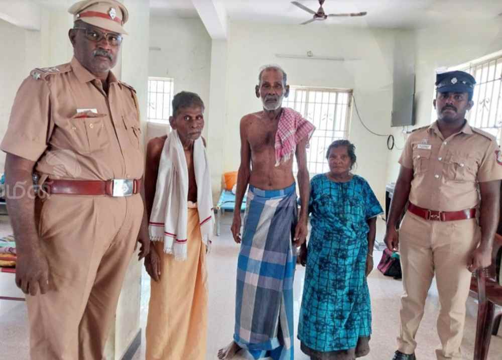 தூத்துக்குடி ரயில் நிலையத்தில் சுற்றித்திரிந்த ஆதரவற்ற முதியவர்கள் 2 பேர் மீட்பு தூத்துக்குடி ரயில் நிலையத்தில் சுற்றித்திரிந்த ஆதரவற்ற முதியவர்கள் 2 பேர் மீட்பு