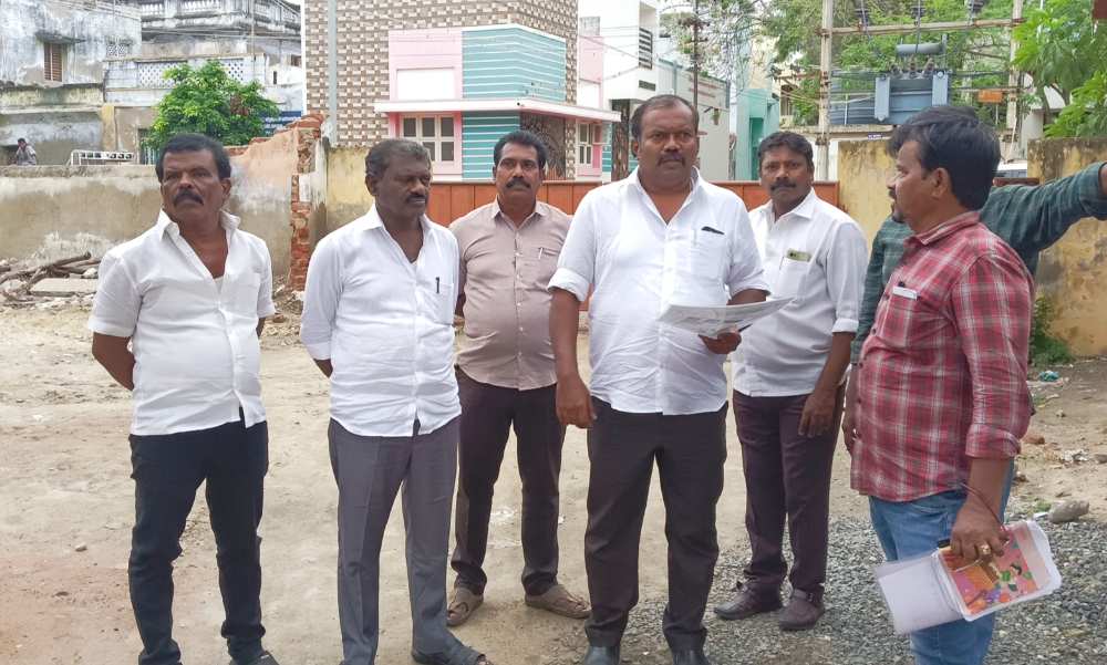 தூத்துக்குடியில் ரூ2.55 மதிப்பில் புதிய மாநகராட்சி பள்ளி கட்டிடம் – மேயர் ஜெகன் பொியசாமி ஆய்வு தூத்துக்குடியில் ரூ2.55 மதிப்பில் புதிய மாநகராட்சி பள்ளி கட்டிடம் – மேயர் ஜெகன் பொியசாமி ஆய்வு