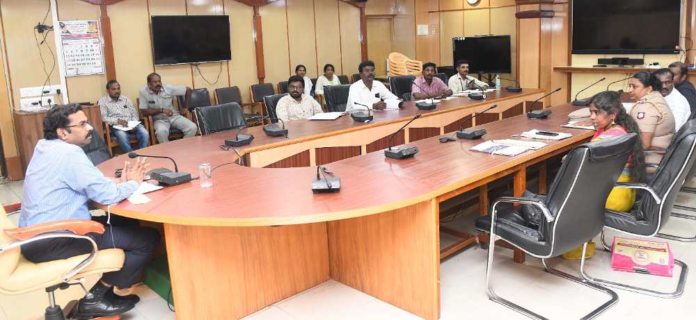 குழந்தை தொழிலாளர்களை பணியமர்த்தினால் 6 மாதம் முதல் 2 ஆண்டுகள் வரை சிறைத் தண்டனை – மாவட்ட ஆட்சியர் எச்சரிக்கை குழந்தை தொழிலாளர்களை பணியமர்த்தினால் 6 மாதம் முதல் 2 ஆண்டுகள் வரை சிறைத் தண்டனை – மாவட்ட ஆட்சியர் எச்சரிக்கை
