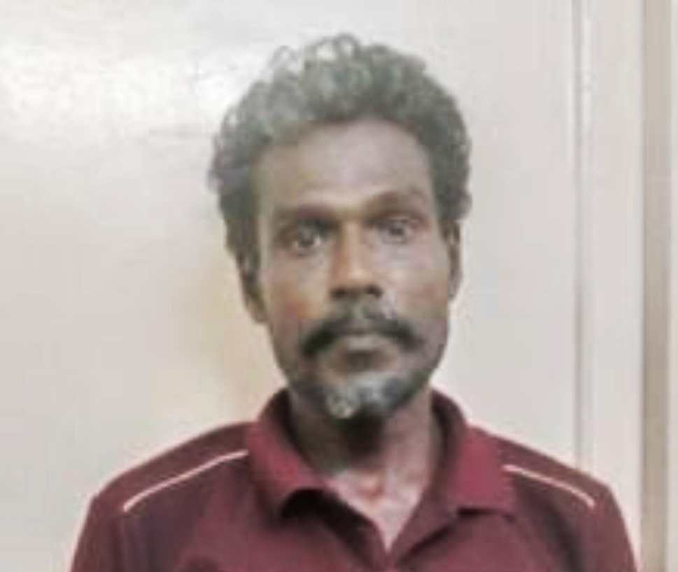 திருச்செந்தூரில் பெட்டிக்கடையில் இருந்த கல்லாப் பெட்டியை திருடிய பலே திருடன் கைது திருச்செந்தூரில் பெட்டிக்கடையில் இருந்த கல்லாப் பெட்டியை திருடிய பலே திருடன் கைது