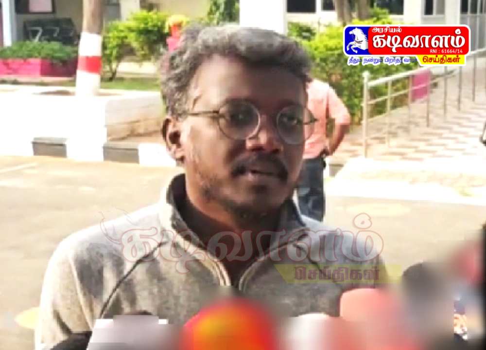 தென் மாவட்டத்தில் உளவியல் ரீதியாக அனைவர் மனதிலும் ஜாதி உள்ளது. இதனை ஒரே நாளில் மாற்ற முடியாது- இயக்குனர் மாரி செல்வராஜ் தூத்துக்குடியில் பேட்டி தென் மாவட்டத்தில் உளவியல் ரீதியாக அனைவர் மனதிலும் ஜாதி உள்ளது. இதனை ஒரே நாளில் மாற்ற முடியாது- இயக்குனர் மாரி செல்வராஜ் தூத்துக்குடியில் பேட்டி