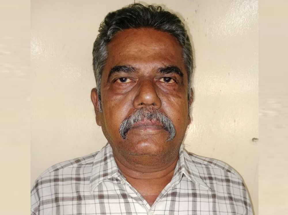 தூத்துக்குடியில் தமிழ்நாடு மின்சார வாரியத்தில் வேலை வாங்கி தருவதாக கூறி ரூபாய் 3,50,000- மோசடி செய்தவர் கைது – மாவட்ட குற்றப் பிரிவு போலீசார் நடவடிக்கை தூத்துக்குடியில் தமிழ்நாடு மின்சார வாரியத்தில் வேலை வாங்கி தருவதாக கூறி ரூபாய் 3,50,000- மோசடி செய்தவர் கைது – மாவட்ட குற்றப் பிரிவு போலீசார் நடவடிக்கை