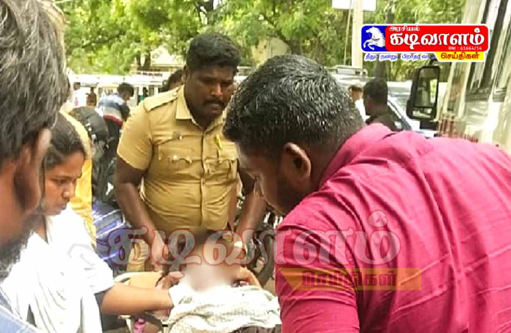திருச்செந்தூர்: யாசகம் பெற்று வந்த பெண்ணிற்கு சாலையோரத்தில் ஆண் குழந்தை பிறந்தது – உரிய நேரத்தில் மீட்டதால் தாயும், சேயும் நலம் திருச்செந்தூர்: யாசகம் பெற்று வந்த பெண்ணிற்கு சாலையோரத்தில் ஆண் குழந்தை பிறந்தது – உரிய நேரத்தில் மீட்டதால் தாயும், சேயும் நலம்